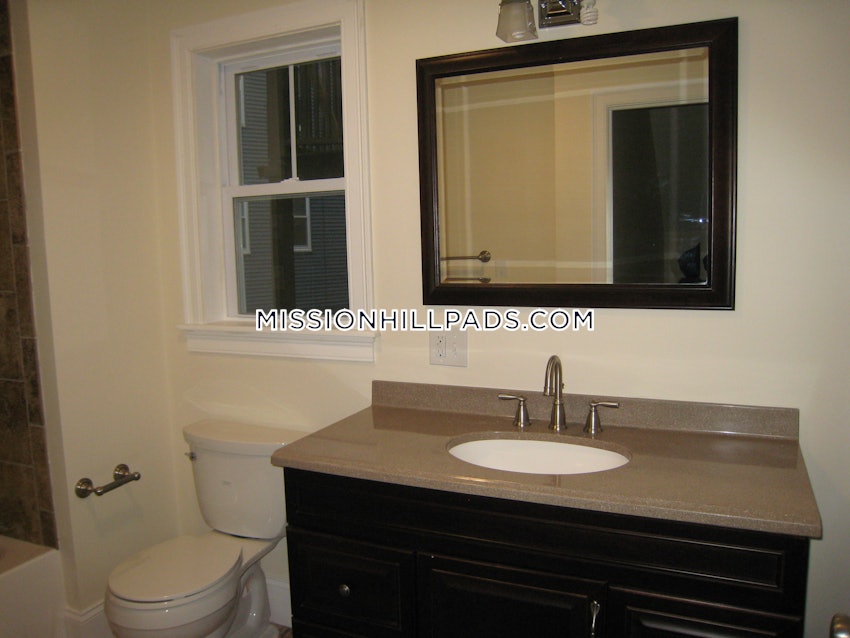 BOSTON - MISSION HILL - 3 Beds, 2 Baths - Image 71