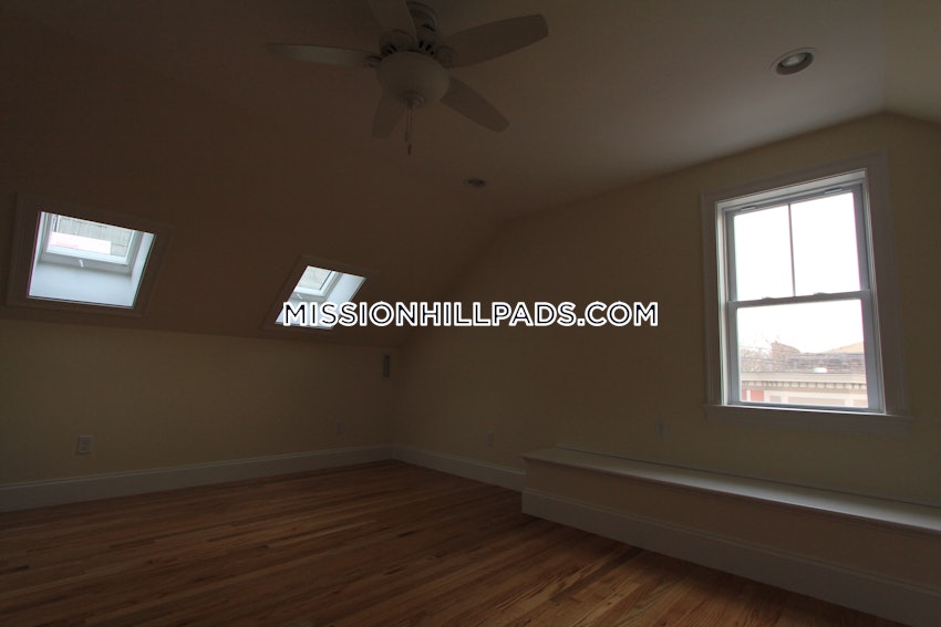 BOSTON - MISSION HILL - 3 Beds, 2 Baths - Image 50
