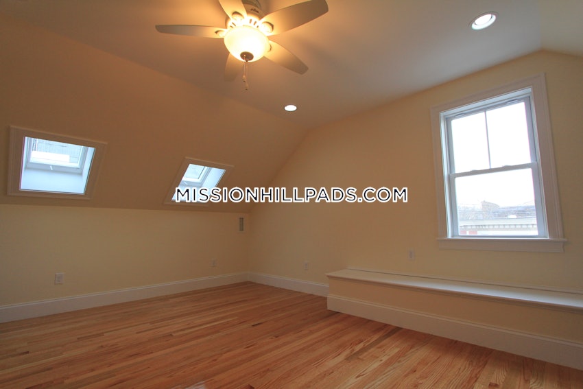 BOSTON - MISSION HILL - 3 Beds, 2 Baths - Image 49