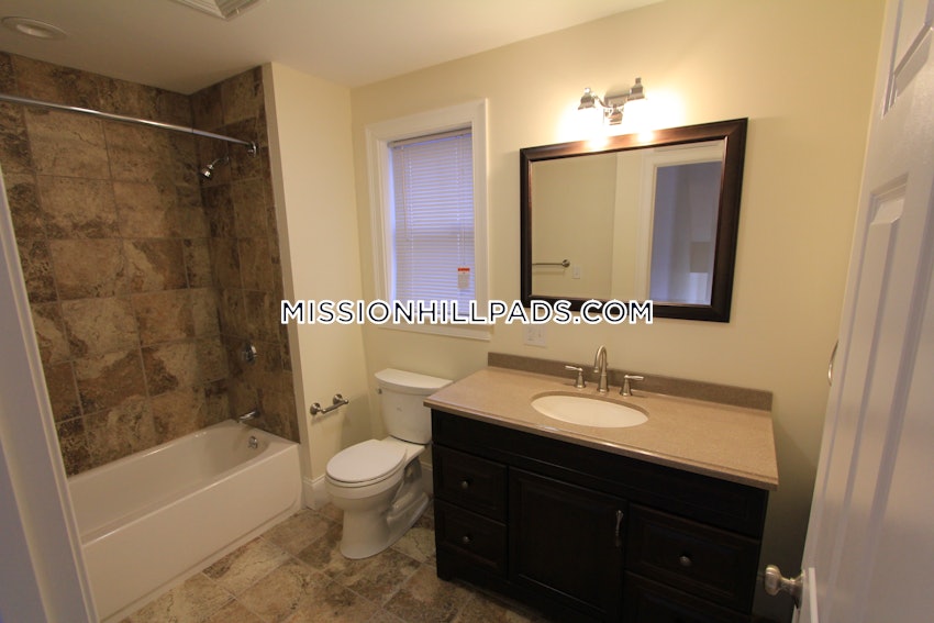 BOSTON - MISSION HILL - 3 Beds, 2 Baths - Image 48