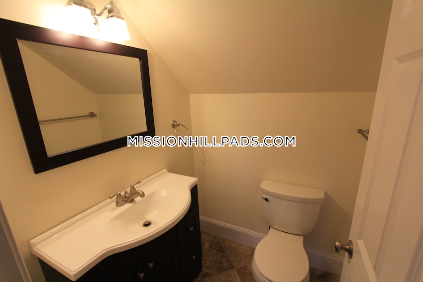 BOSTON - MISSION HILL - 3 Beds, 2 Baths - Image 46
