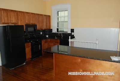 Mission Hill 5 Beds 3 Baths Boston - $8,800