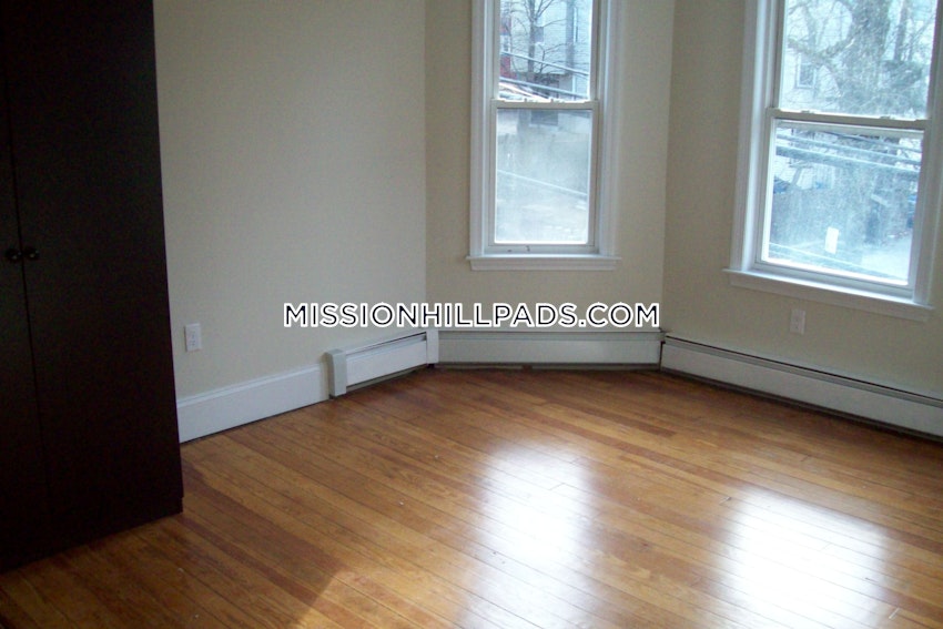 Boston - Mission Hill - 4 Beds, 2 Baths - Image 27