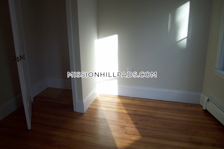 Boston - Mission Hill - 4 Beds, 2 Baths - Image 20