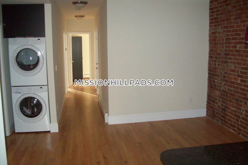 Boston - Mission Hill - 4 Beds, 2 Baths - Image 18
