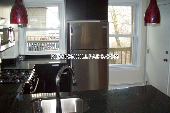 Boston - $6,600+ /mo