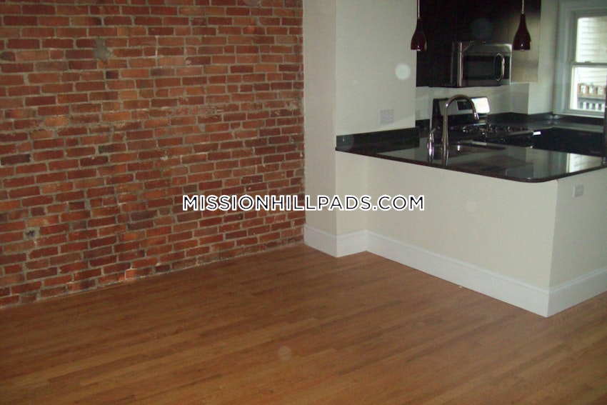 Boston - Mission Hill - 4 Beds, 2 Baths - Image 13
