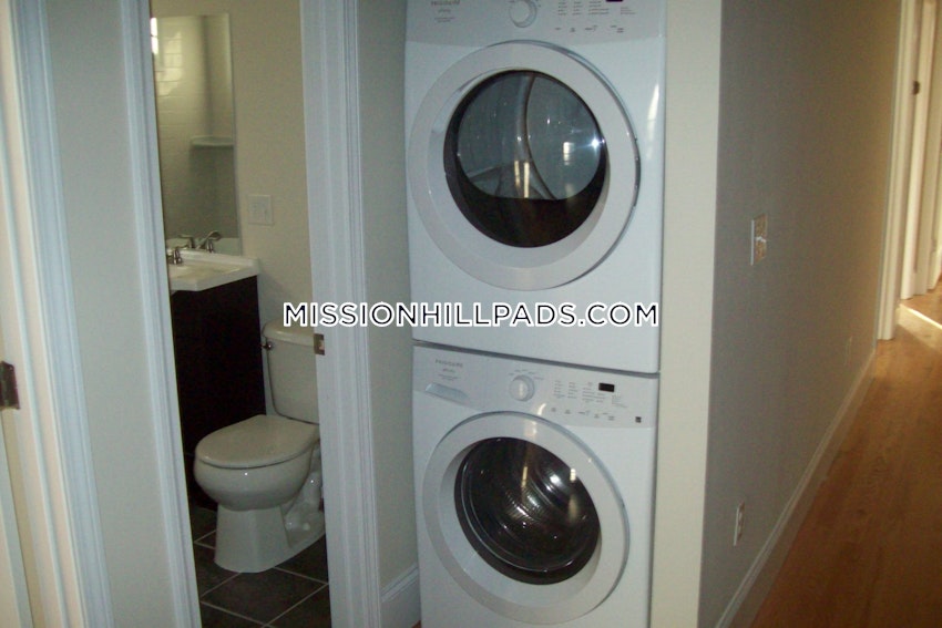 Boston - Mission Hill - 4 Beds, 2 Baths - Image 12