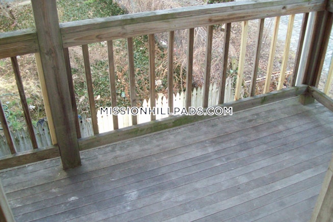 Boston - $6,600+ /mo