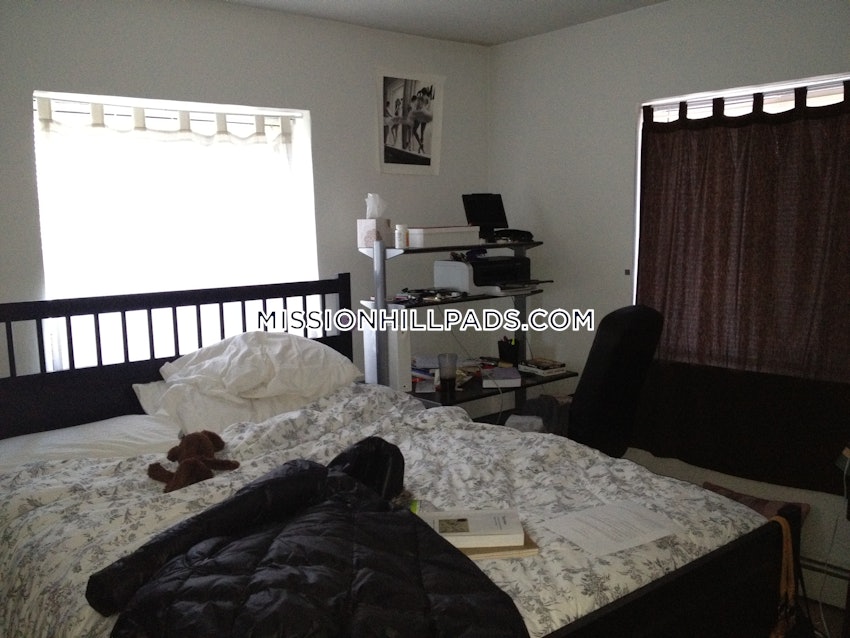 BOSTON - MISSION HILL - 2 Beds, 1 Bath - Image 8