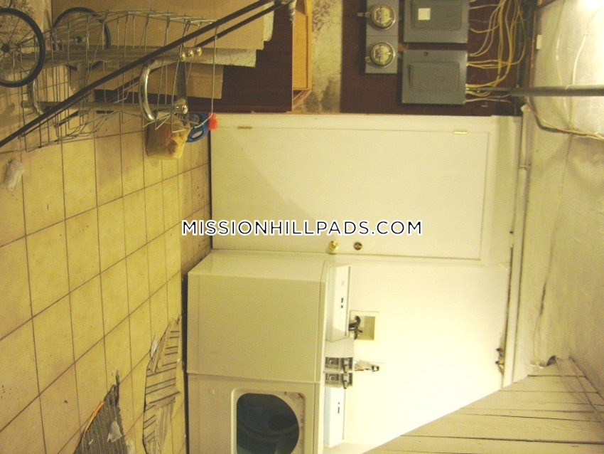 Boston - Mission Hill - 4 Beds, 1 Bath - Image 53