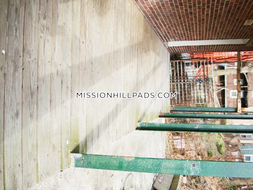Boston - Mission Hill - 4 Beds, 1 Bath - Image 35