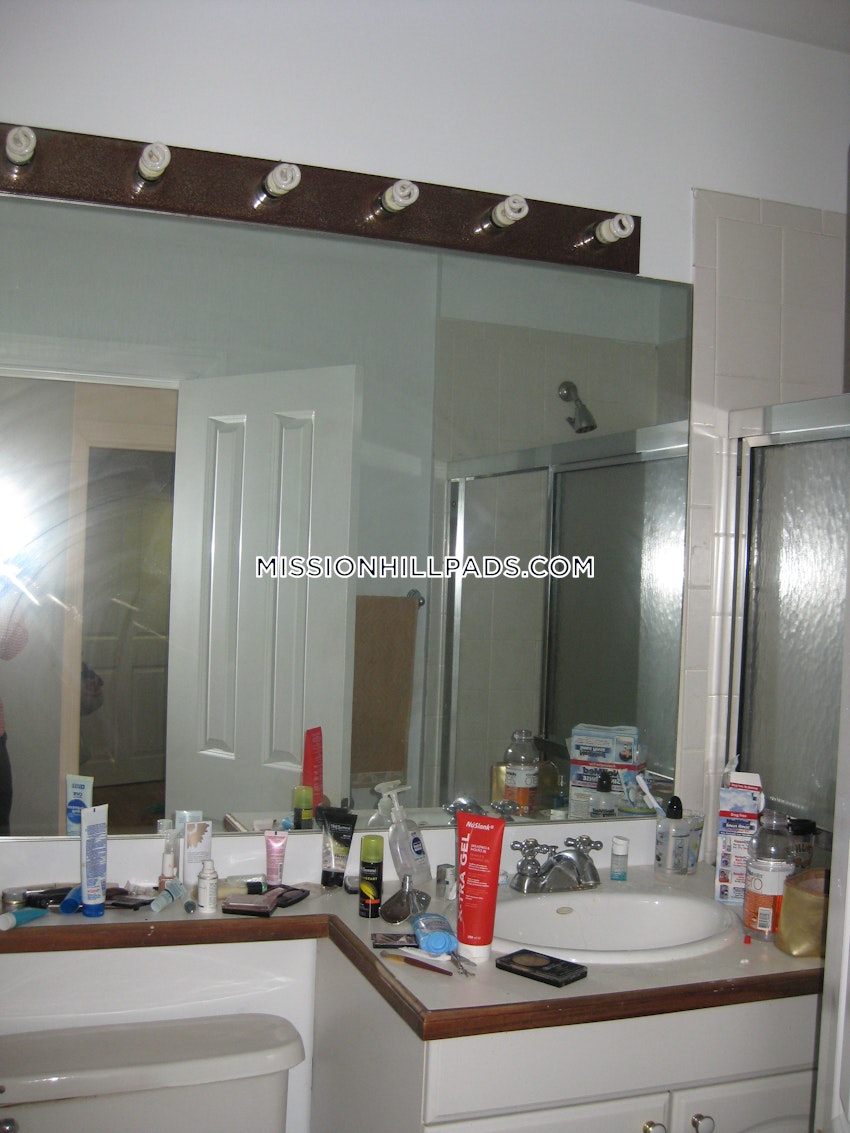 BOSTON - MISSION HILL - 1 Bed, 1 Bath - Image 9