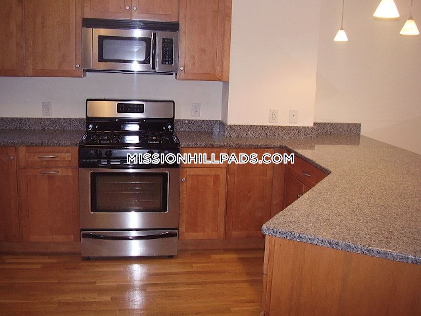 BOSTON - MISSION HILL - 2 Beds, 1.5 Baths - Image 1