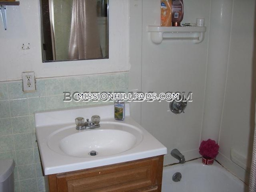 BOSTON - MISSION HILL - 2 Beds, 1 Bath - Image 17