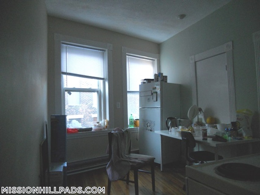 BOSTON - MISSION HILL - 2 Beds, 1 Bath - Image 6