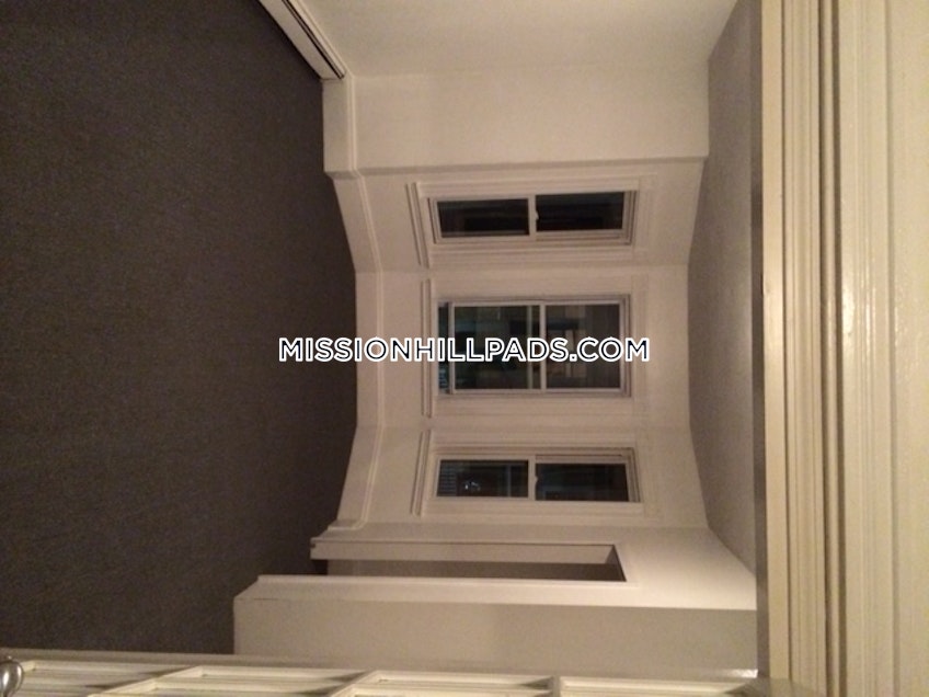 Boston - $2,400+ /month