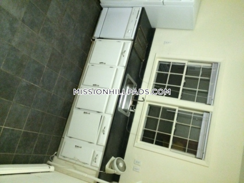 BOSTON - MISSION HILL - 1 Bed, 1 Bath - Image 32