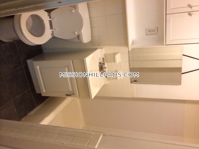 Boston - $2,400+ /mo