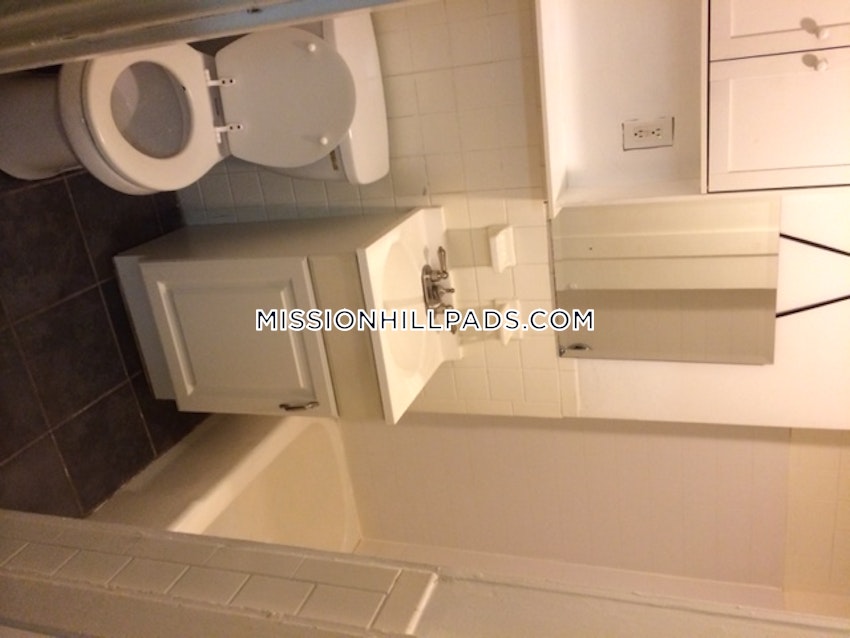 BOSTON - MISSION HILL - 1 Bed, 1 Bath - Image 16
