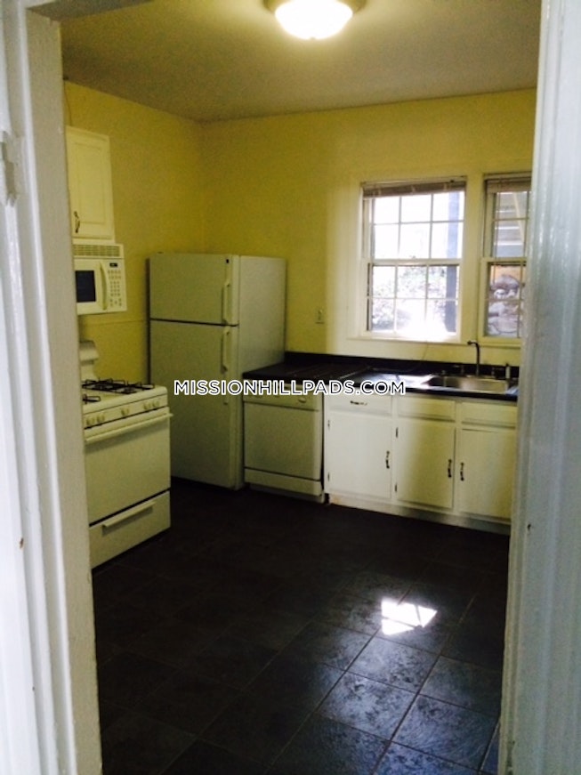 Boston - $2,400+ /mo