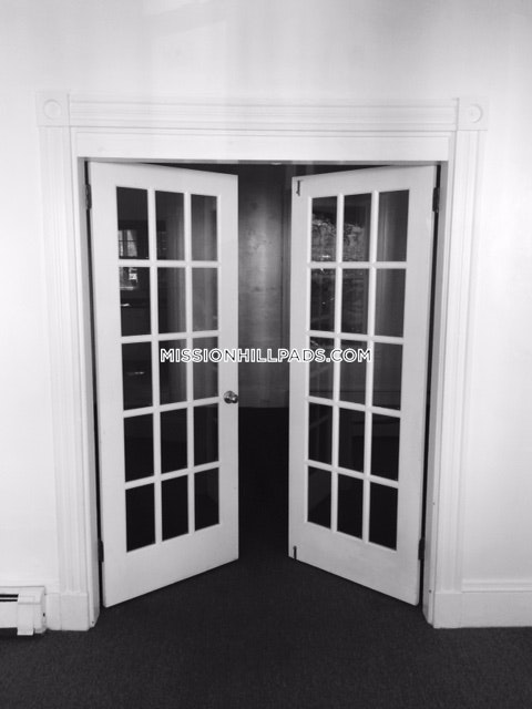 Hillside St. Boston photo 23