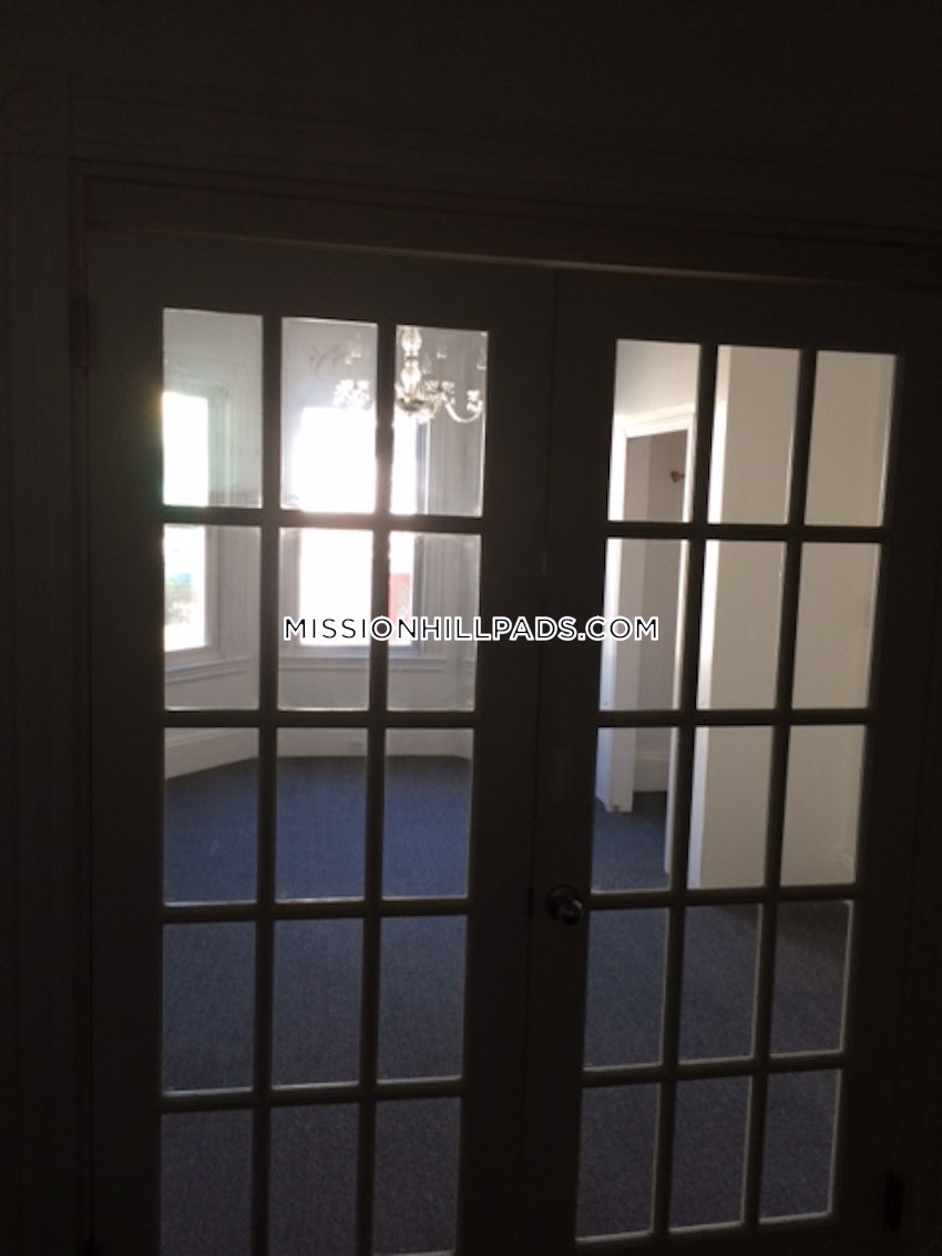 BOSTON - MISSION HILL - 1 Bed, 1 Bath - Image 24