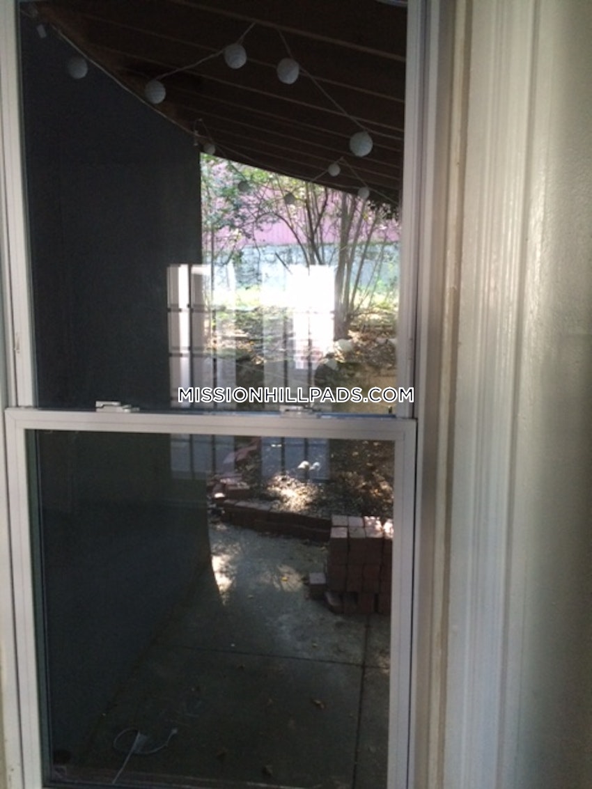 BOSTON - MISSION HILL - 1 Bed, 1 Bath - Image 22