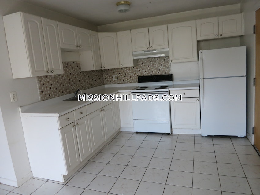 BOSTON - MISSION HILL - 2 Beds, 1 Bath - Image 1