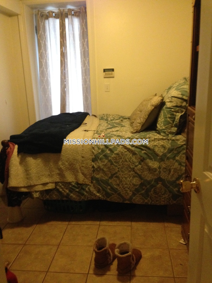 BOSTON - MISSION HILL - 2 Beds, 1 Bath - Image 6