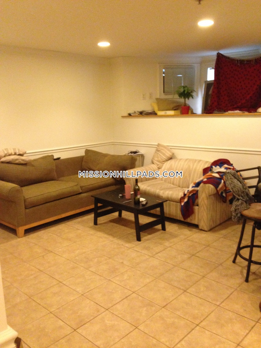 BOSTON - MISSION HILL - 2 Beds, 1 Bath - Image 12