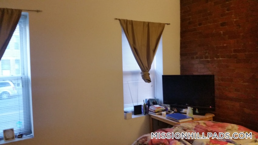 BOSTON - MISSION HILL - 1 Bed, 1 Bath - Image 17