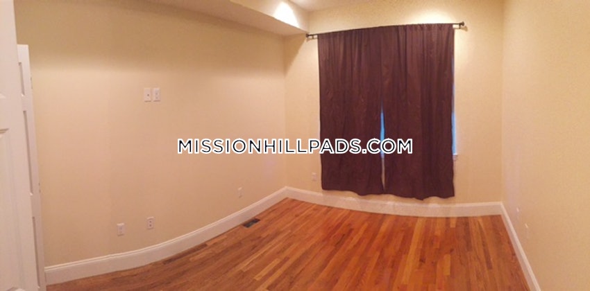 BOSTON - MISSION HILL - 3 Beds, 2.5 Baths - Image 30