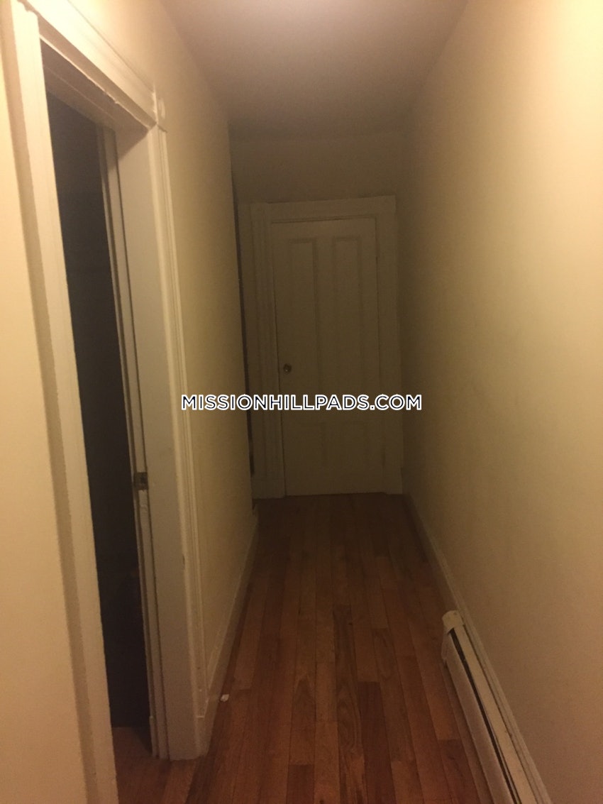 BOSTON - MISSION HILL - 2 Beds, 1 Bath - Image 4