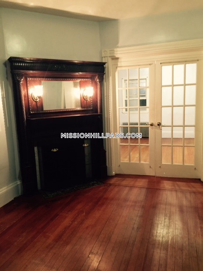 Boston - $3,100+ /mo