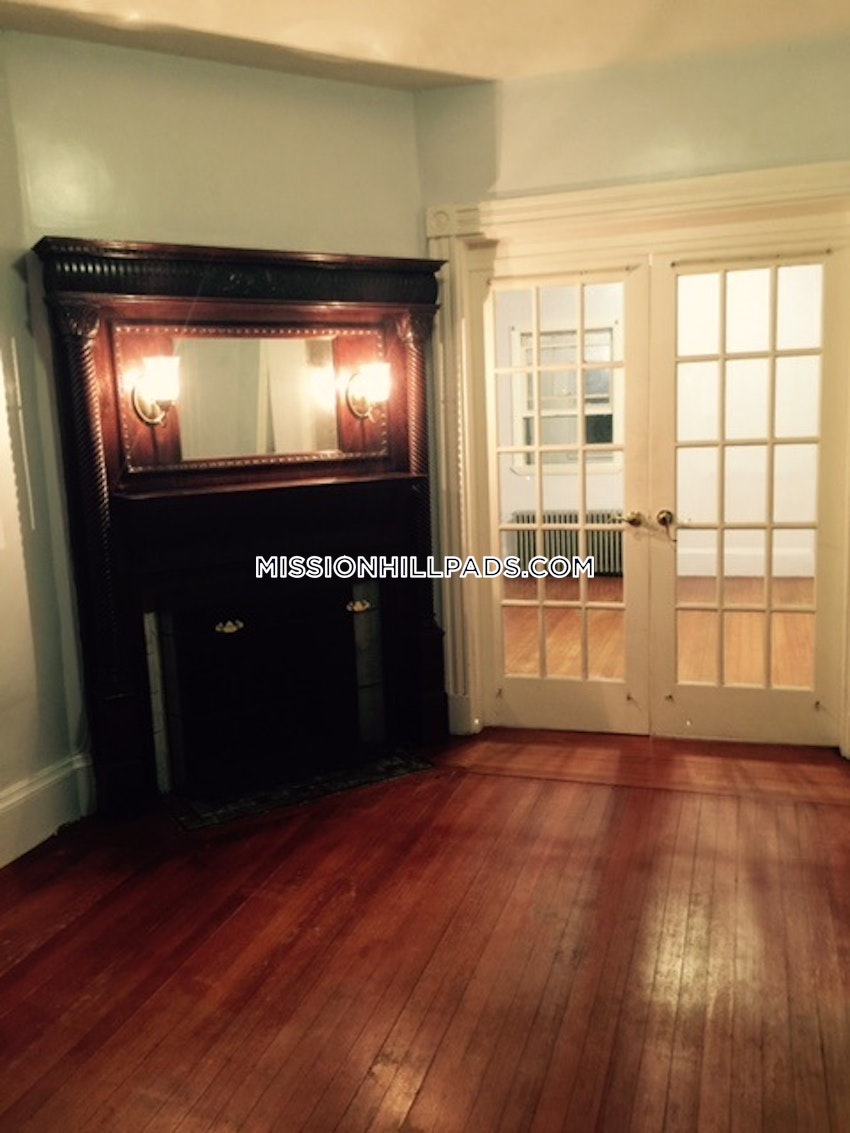 BOSTON - MISSION HILL - 2 Beds, 1 Bath - Image 8
