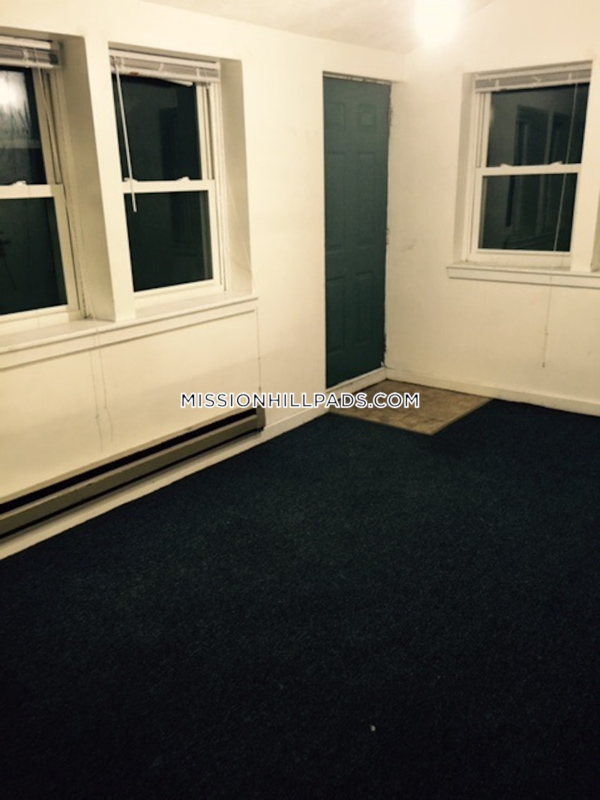 BOSTON - MISSION HILL - 1 Bed, 1 Bath - Image 9