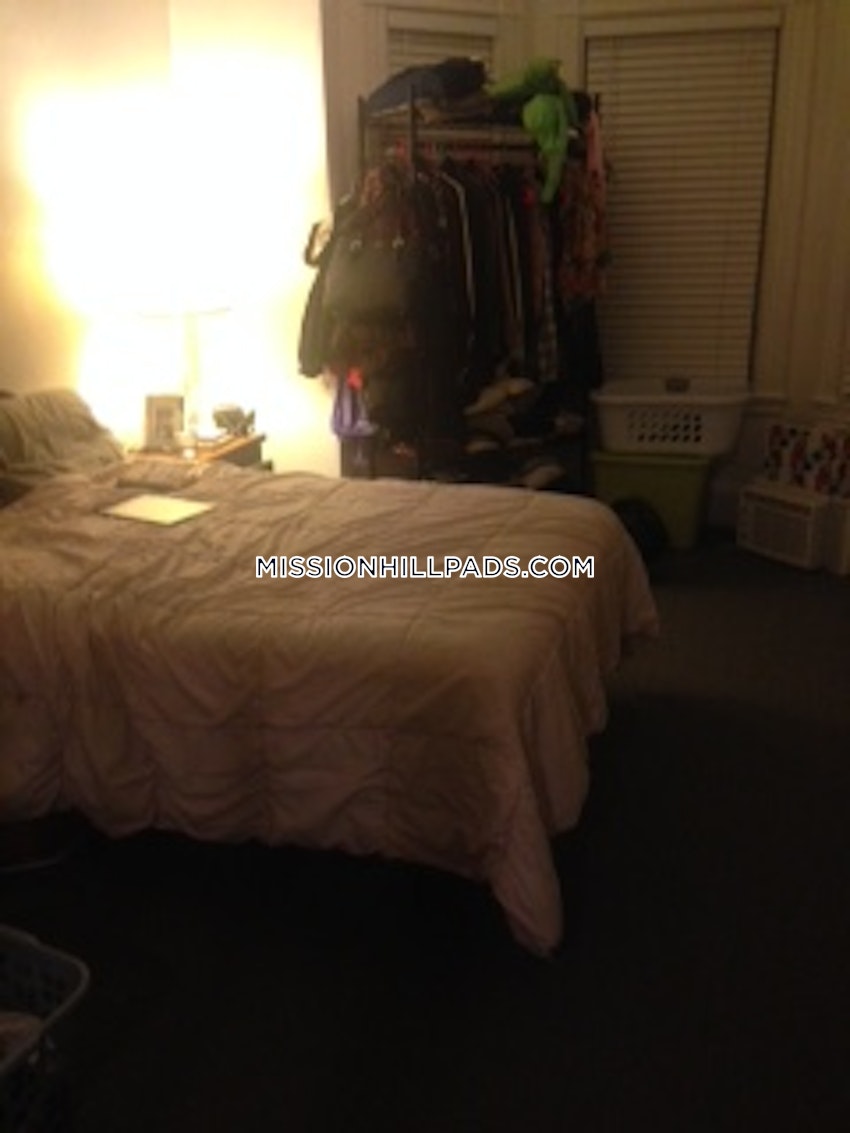 BOSTON - MISSION HILL - 1 Bed, 1 Bath - Image 7