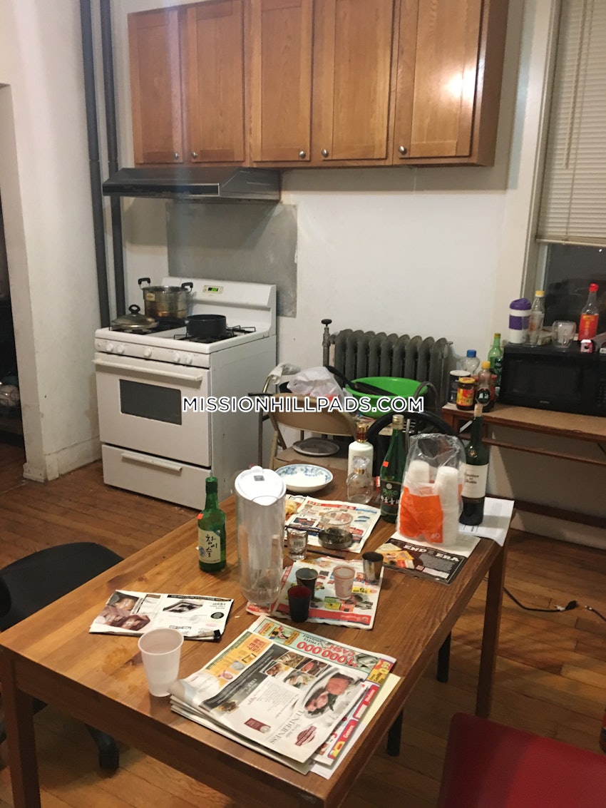 Boston - Mission Hill - 4 Beds, 1 Bath - Image 13