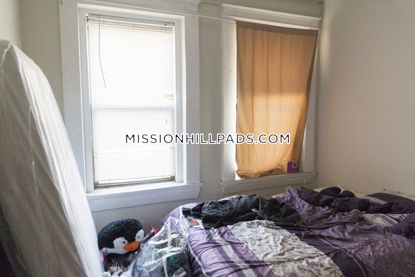 BOSTON - MISSION HILL - 2 Beds, 1 Bath - Image 4