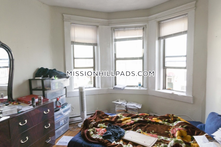 BOSTON - MISSION HILL - 2 Beds, 1 Bath - Image 10