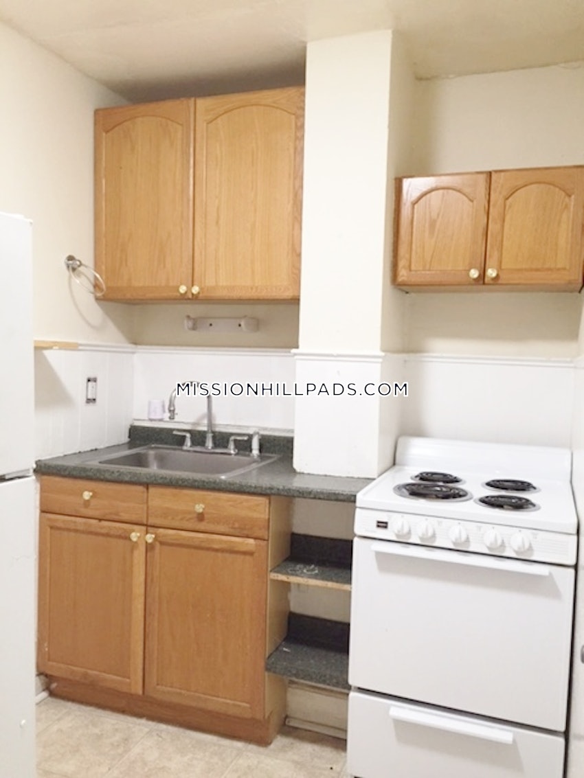 BOSTON - MISSION HILL - 2 Beds, 1 Bath - Image 4