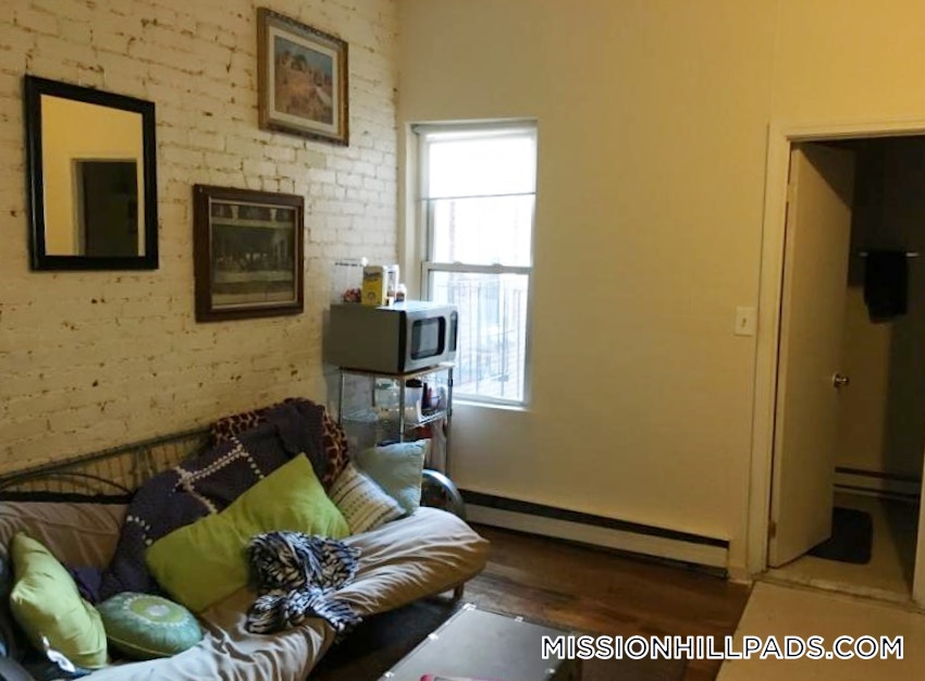 BOSTON - MISSION HILL - 1 Bed, 1 Bath - Image 3