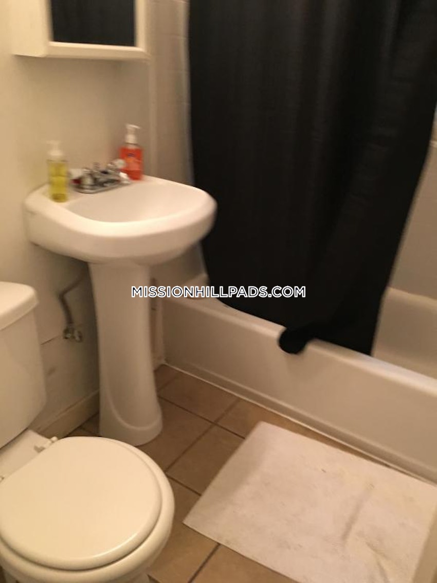 BOSTON - MISSION HILL - 2 Beds, 1 Bath - Image 17