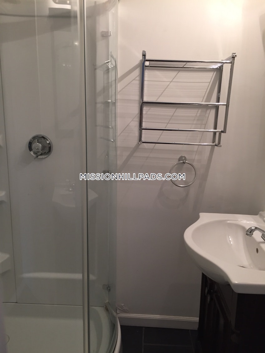 BOSTON - MISSION HILL - 1 Bed, 1 Bath - Image 8