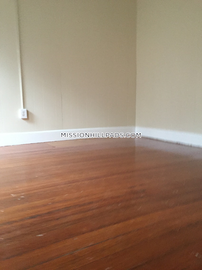 BOSTON - MISSION HILL - 2 Beds, 1 Bath - Image 18