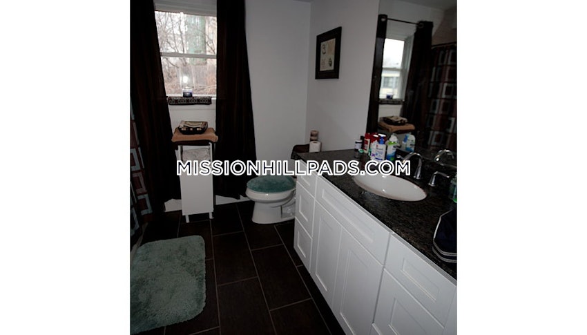 BOSTON - MISSION HILL - 4 Beds, 2 Baths - Image 70