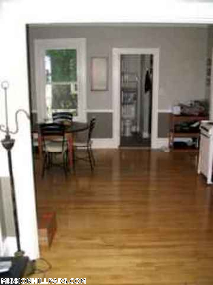 BOSTON - MISSION HILL - 1 Bed, 1 Bath - Image 5