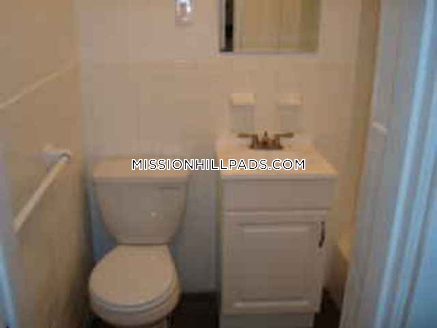 BOSTON - MISSION HILL - 2 Beds, 1 Bath - Image 30