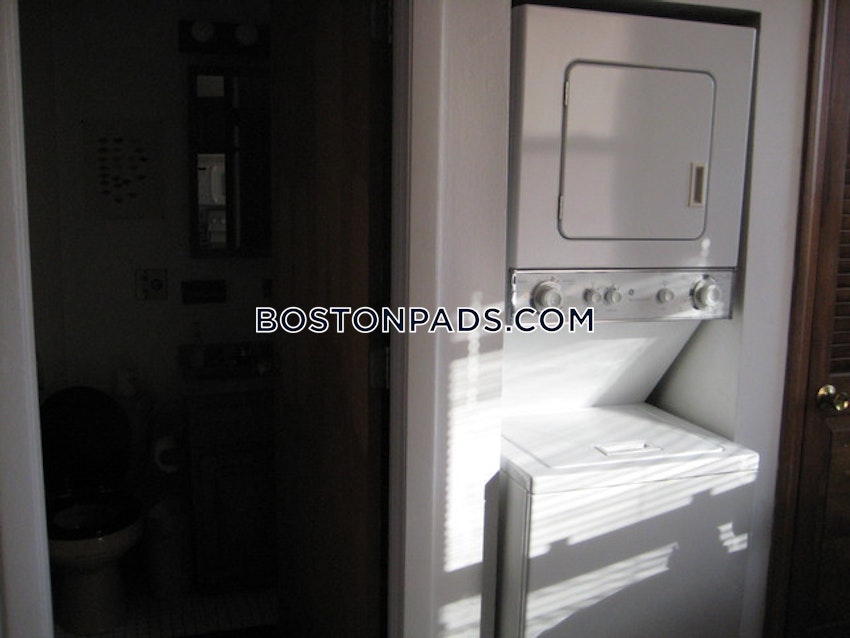 BOSTON - NORTH END - 2 Beds, 1 Bath - Image 19